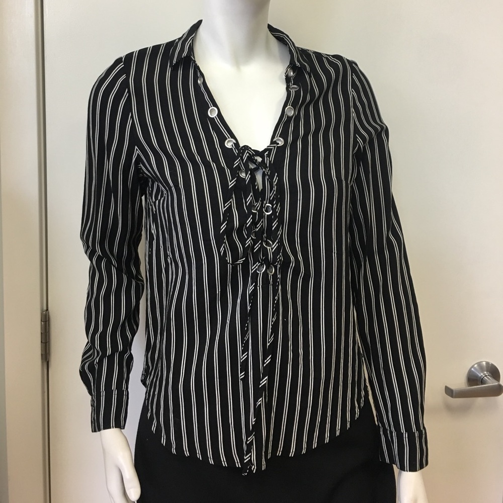 Women's H & M lace up cotton shirt sz s